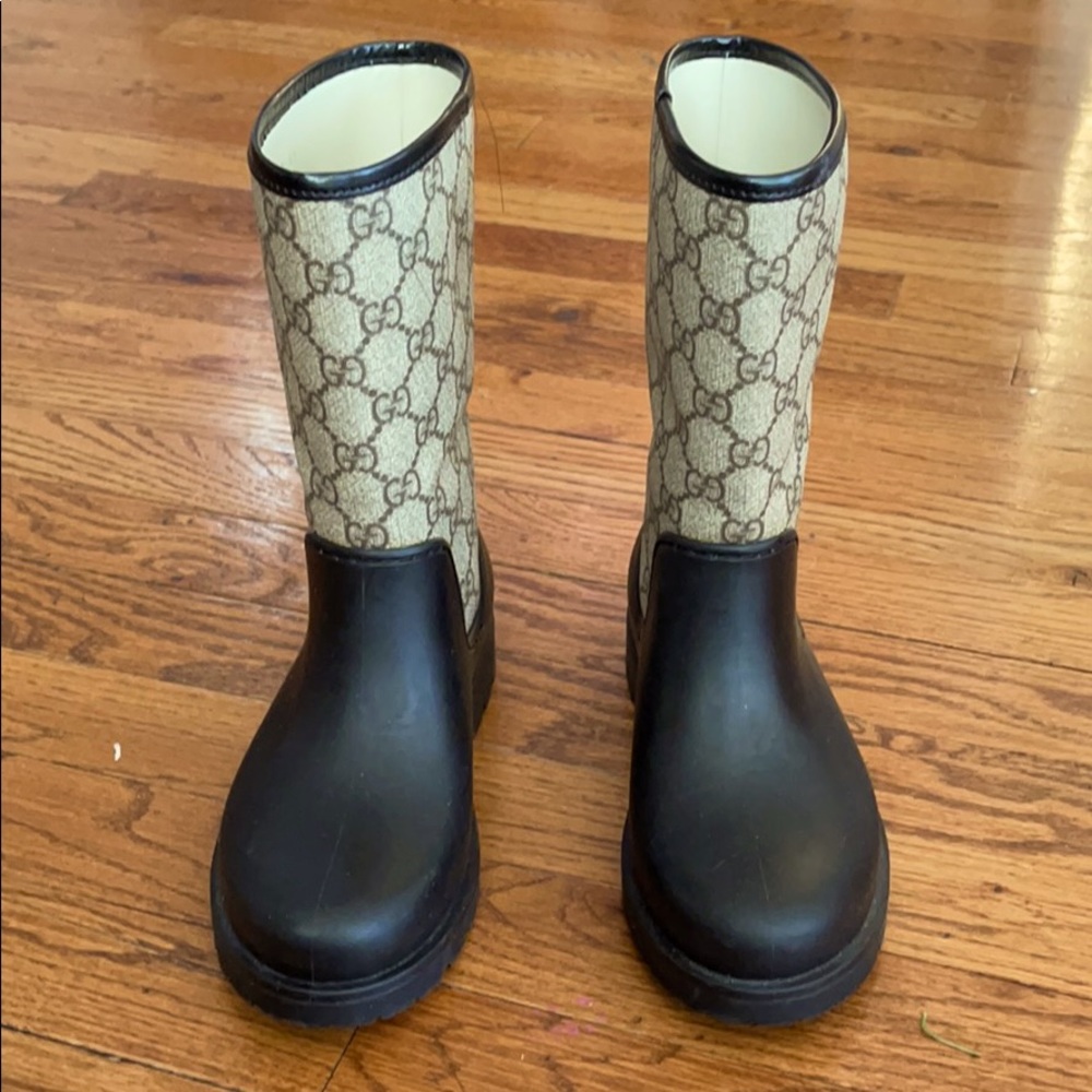 Gucci Little girls size 32 boots